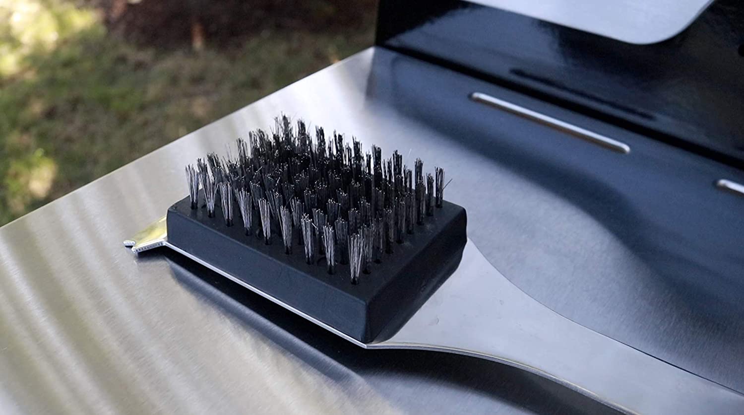 Best Grill Brush to Clean Your Grill This 2021