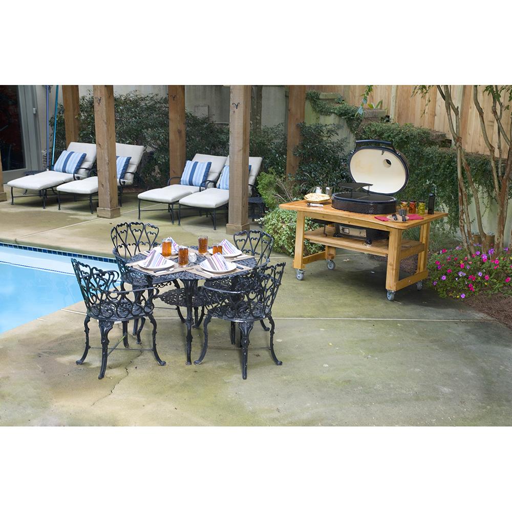 Primo Kamado Round with Ash Tool and Grate Lifter